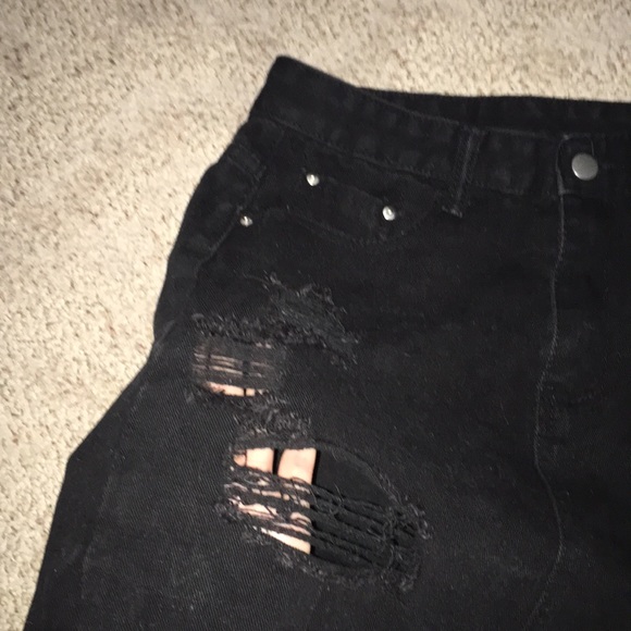 Distressed skirt🖤 - Picture 6 of 7